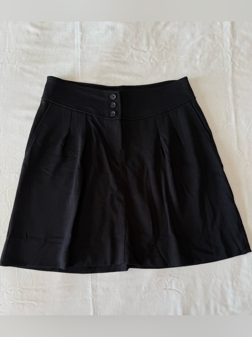 Banana Republic Black Front-Pleated Mini Skirt - Size 8P - Like New
